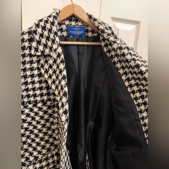 Mackintosh double-breasted houndstooth coat. Plaid Black and White Wool - Picture 3 of 6